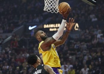 NBA/ James kalon Jordan-in, 40 pikë të tjera si 40-vjeçar