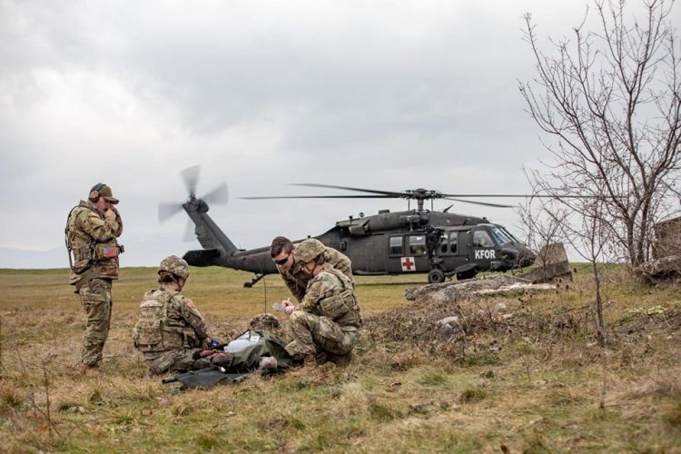 Ushtarë amerikanë dhe gjermanë trajnohen për trajtimin e v*iktimave