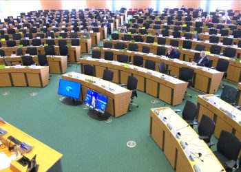Komisioni i PE-së i kërkon BE-së të bëjë më shumë përpjekje në dialogun Kosovë-Serbi