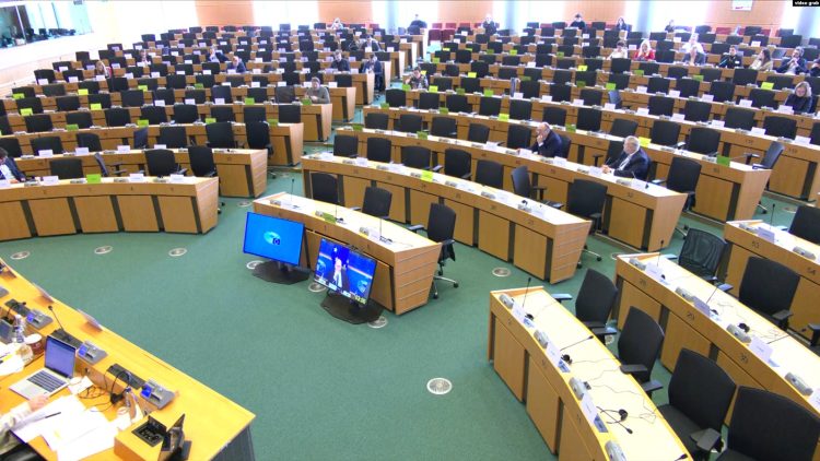 Komisioni i PE-së i kërkon BE-së të bëjë më shumë përpjekje në dialogun Kosovë-Serbi