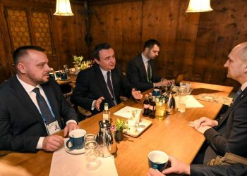 Kryeministri Kurti në takim me ministrin e mbrojtjes Anushiq: Kosova e Kroacia vende mike