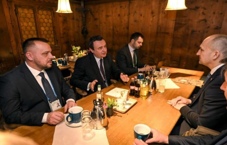 Kryeministri Kurti në takim me ministrin e mbrojtjes Anushiq: Kosova e Kroacia vende mike