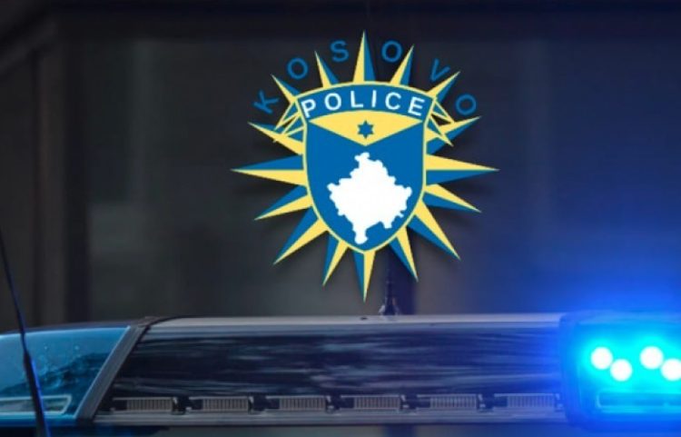 Një person u gjet i v*dekur në veturën e tij