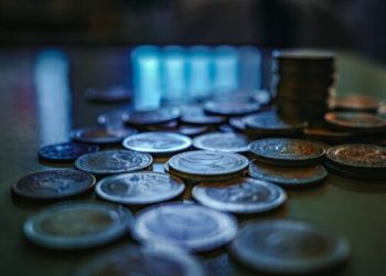 Në një bankë në Prishtinë, dyshohet se  u deponuan monedha false