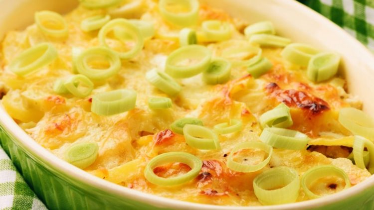 Musaka me presh dhe krem qumështi, shije fantastike