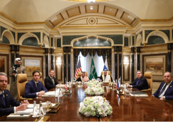 Zyrtarët e SHBA-së dhe Rusisë nisin takimin në Arabinë Saudite