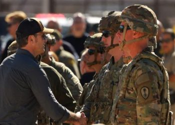 Sekretari i Mbrojtjes, Pete Hegseth, viziton kufirin jugor të SHBA-së