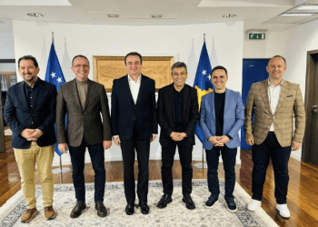 Liderët e VLEN-it urojnë Albin Kurtin për fitoren në zgjedhjet në Kosovë