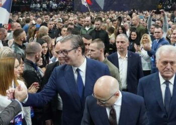 Vuçiqit po i dështon tubimi, rrit pagesën për pjesëmarrësit në takim