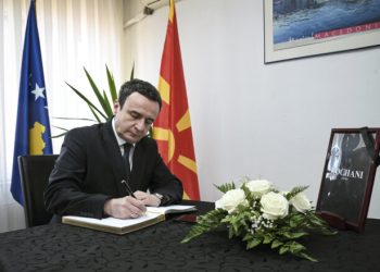 Kurti shkroi në Librin e Ngushëllimeve për viktimat e tragjedisë në Koçan