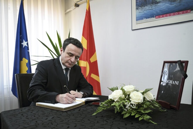 Kurti shkroi në Librin e Ngushëllimeve për viktimat e tragjedisë në Koçan