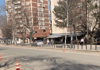 Largohen makinat nga rruga “Mbreti Petar’, pritet shenjëzimi i saj