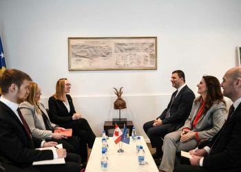 Krasniqi takon ambasadoren e Kanadasë në Kosovë, diskutuan për procesin zgjedhor