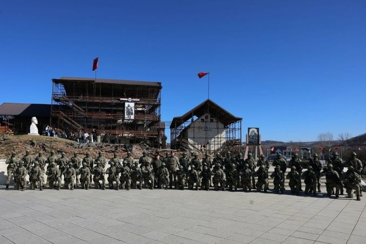 27-vjetori i Epopesë së UÇK-së, Jashari: Kompleksi Memorial “Adem Jashari” u mbush me vizitorë