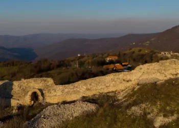 Përgjigje e ashpër e Ambasadës Gjermane ndaj pretendimeve serbe për kalanë e Novobërdës
