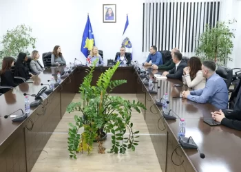 10 mijë euro pajisje nga Britania për Policinë e Kosovës, fokus në komunikim