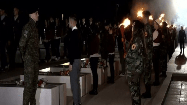 Ndizen flakadanët në ‘Natën e z*jarreve’ në Prekaz