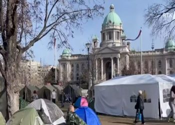 Studentët paralajmërojnë demonstratë masive, pushteti organizon kundërmiting