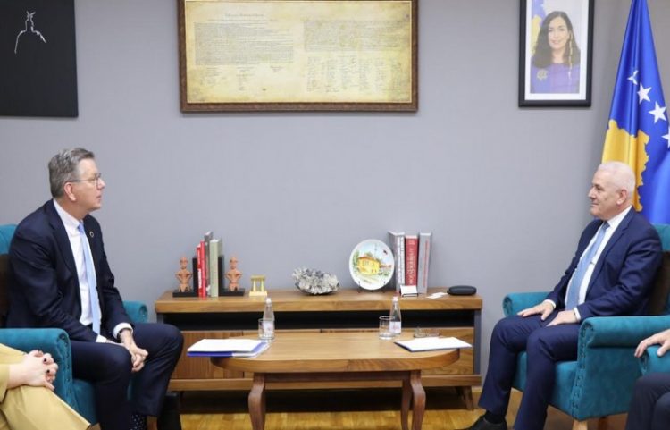 Sveçla flet për progresin e Kosovës në menaxhimin e migracionit