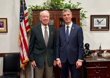 Dugolli dhe Grassley flasin mbi marrëdhënien unike mes Kosovës dhe SHBA-së