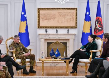 Osmani priti në takim Komandantin e KFOR-it, Gjeneralmajor Enrico Barduani