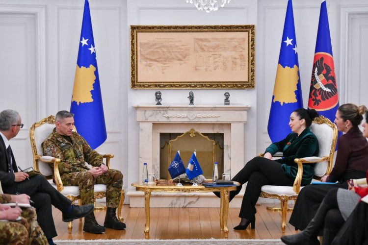 Osmani priti në takim Komandantin e KFOR-it, Gjeneralmajor Enrico Barduani