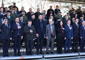Liderët e opozitës dhe OVL e UÇK-së bojkotuan ceremoninë qendrore në kazermën “Adem Jashari” në shënimin e përvjetorit të Epopesë së UÇK-së