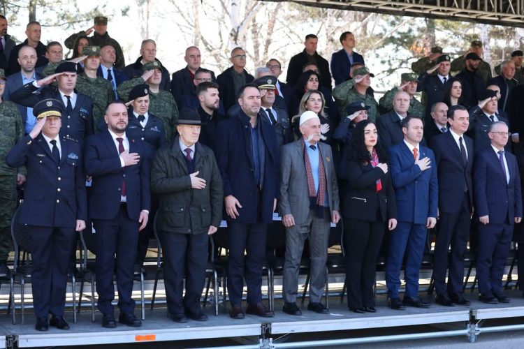 Liderët e opozitës dhe OVL e UÇK-së bojkotuan ceremoninë qendrore në kazermën “Adem Jashari” në shënimin e përvjetorit të Epopesë së UÇK-së