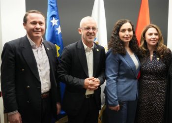 Presidentja Osmani në iftar të veçantë me banorët e Shtëpisë së të Moshuarve ‘Jetimat e Ballkanit’