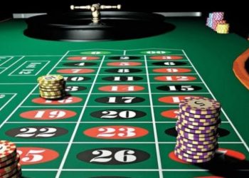 Konfiskohen mbi 15 mijë euro dhe kartela për lojëra të fatit – Prokuroria kërkon paraburgim për 10 të dyshuar në Suharekë