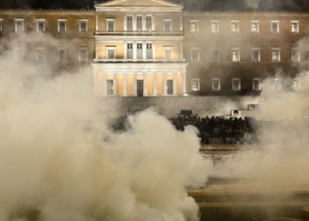 Athina sërish në flakë! (Video)