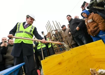 Kurti e Nagavci shkojnë në Roganë, marrin pjesë në vendosjen e gurthemelit të çerdhes së re