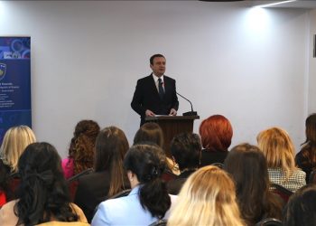 63 për qind e të rekrutuarve në administratë në vitin 2024 ishin gra