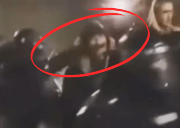 Vuçiq g*ënjeu se polici me rroba civile u sulmua nga studentët, pamjet tregojnë të kundërtën – ai u godit nga xhandarmeria