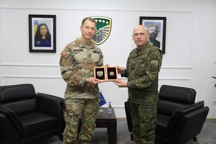 Jashari dhe Abernethy bisedojnë për bashkëpunimin e shkëlqyer ndërmjet FSK-së dhe EUCOM-it