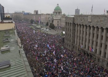 Gazetari serb: Disa njësi policore refuzuan të rrahin qytetarët (FOTO dhe VIDEO)