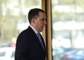“Vijesti”: BIA arreston deputetin e Malit të Zi, shpërndau një video nga protesta në Beograd