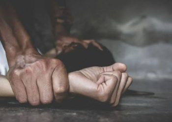 Një grua me aftësi të kufizuara është dh*uņuąr në Skenderaj