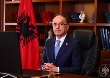 Begaj uron shqiptarët myslimanë për Fitër Bajram