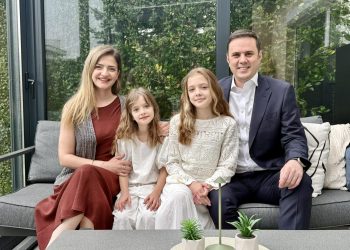 Abdixhiku e uron Fitër Bajramin me familjen e tij: Shëndet, mirësi dhe begati