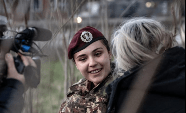 KFOR-i uron gratë për 8 Mars: Sot festojmë arritjet e tyre