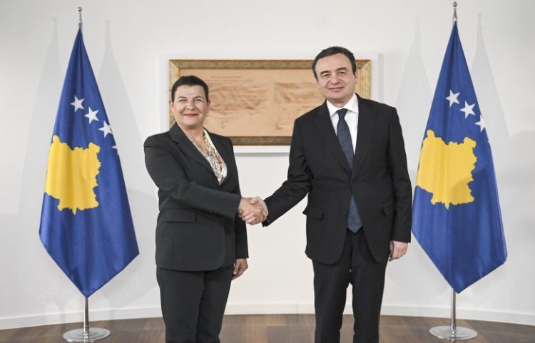 Kryeministri Kurti mirëpriti Kryetaren e Komunës së Foçës në Izmir, Saniye Fıçı