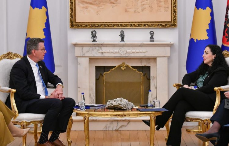 Osmani takohet me Erkenin, i shpreh mirënjohje për kontributin e vazhdueshëm të IOM-it në Kosovë