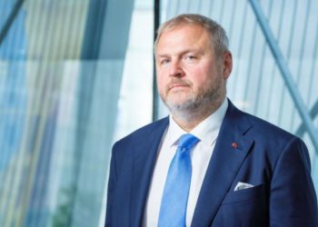 Raportuesi për Kosovën në PE: Vuçiqi e sheh të ardhmen e Serbisë nën diktatin e Putinit