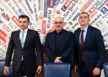 Prodhuesi turk i dronëve Baykar nënshkruan marrëveshje me gjigantin italian Leonardo