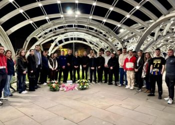 U vendosën lule në Sheshin Skënderbeu për tragjedinë, Mexhiti: Jemi bashkë!