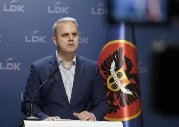 Azemi i LDK-së i prerë: Nuk shkojmë në qeverisje me LVV-në