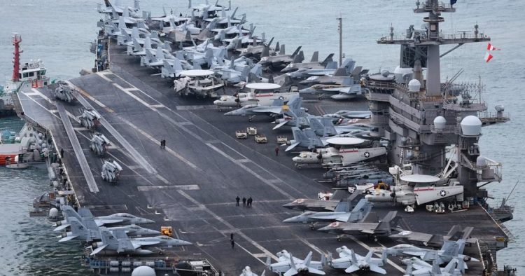 Aeroplanmbajtësja amerikane viziton Korenë e Jugut, demonstrim force kundër Koresë së Veriut