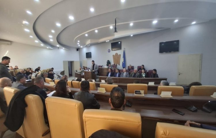 Jepet në shfrytëzim për 30 vjet prona për Universitetit `Kadri Zeka`