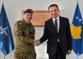 Kurti pret komandantin e KFOR-it, bisedojnë për bashkëpunimin me NATO-n